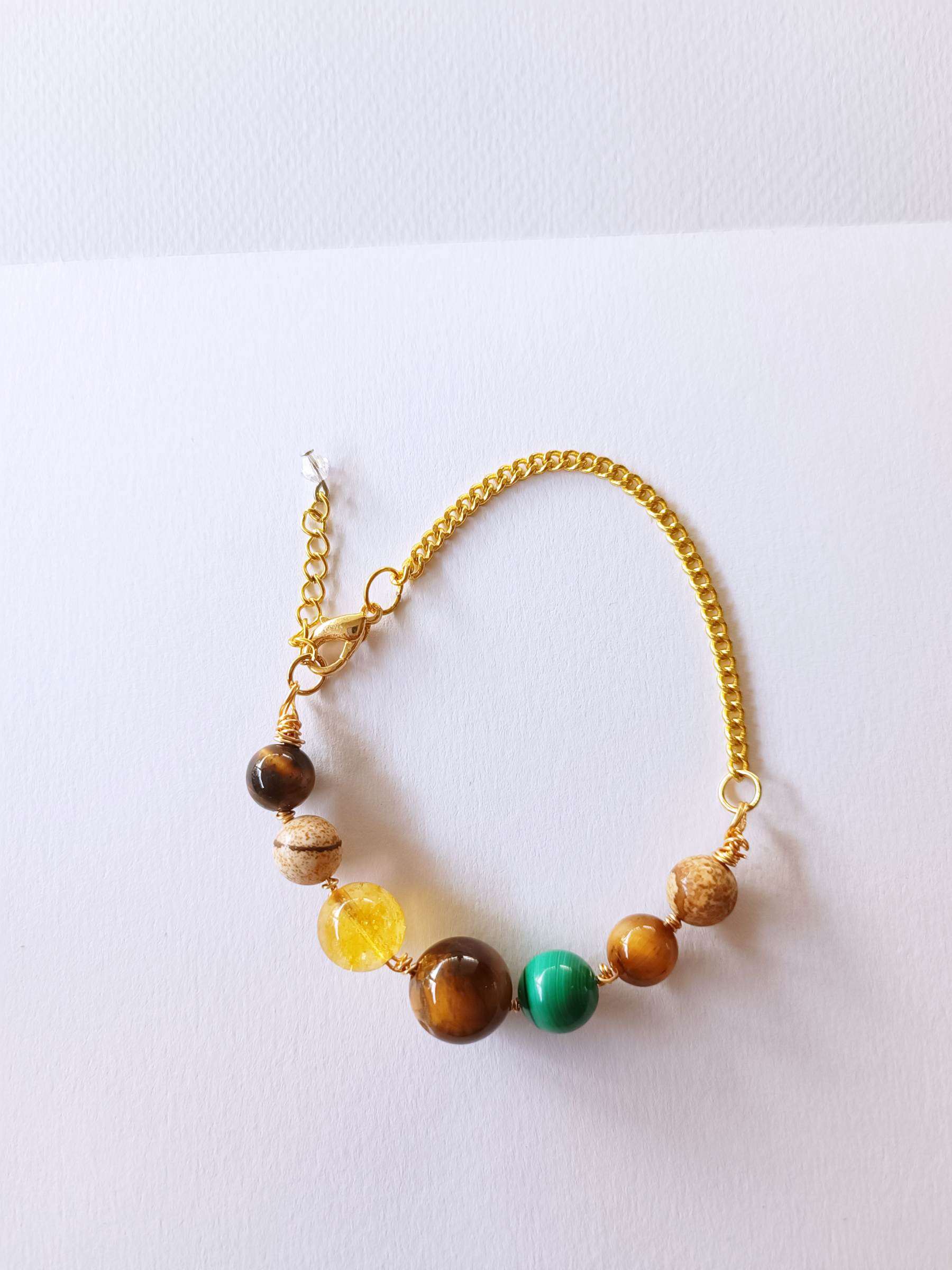 สร้อยข้อมือหินแท้ "The Ancient" Money Magnet Bracelet (เสริมโชค & ดึงดูดเงิน)