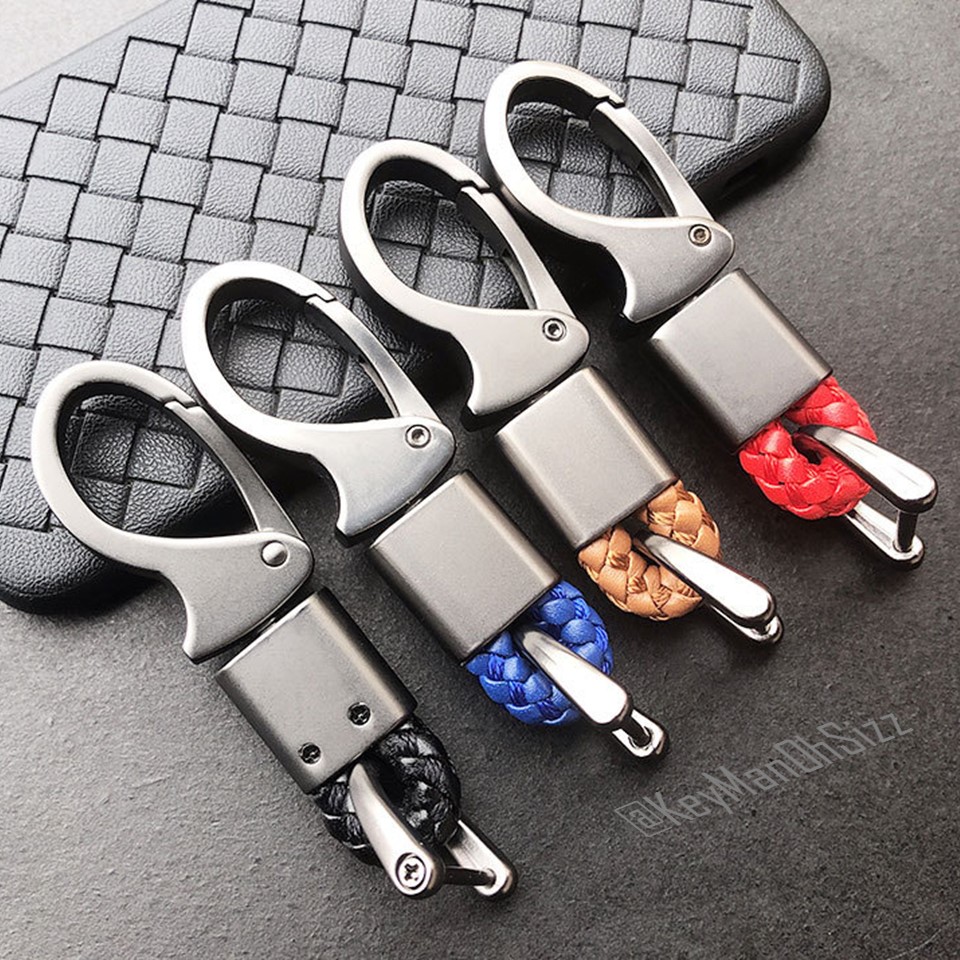 พวงกุญแจโลหะสีเทาโครม หนังเชือกถัก (PU+ Metal Key chain) Braided Rope Key Chain Buckle วัสดุ PU คุณภาพดี สวยงาม ทนทาน และ หัวแขวนทำด้วยโลหะน้ำหนักเบา