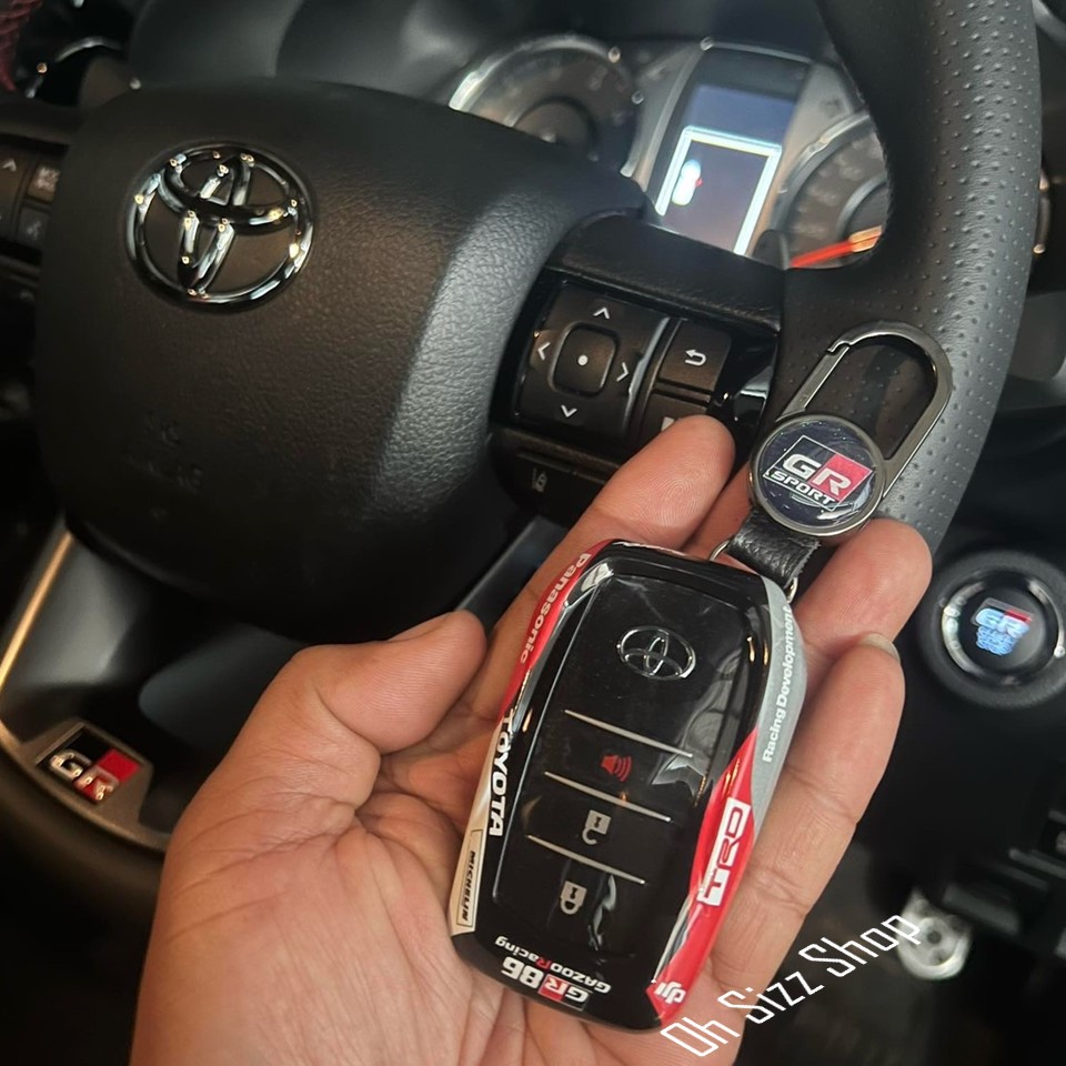 เคสรีโมทรถ Fortuner GR Sport แบบลาย Sport Car ด้านหน้าปุ่มกดปกป้องกันรอยด้วยวัสดุใส TPU เคสพลาสติกแข็ง ABS Toyota Key Sets Model All New Toyota Fortuner TRD, Toyota Hilux Revo Rocco