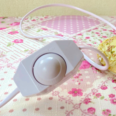 โคมไฟตั้งโต๊ะหัวเตียงวินเทจสวยๆ สีน้ำตาลครีม