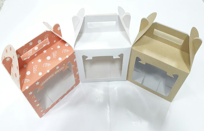 กล่องหูหิ้ว กล่องขนม กล่องคุ๊กกี้ กล่องอเนกประสงค์ แบบมีหูหิ้ว สีส้ม-โอรส ขนาด 10 x 15 x สูง 14 ซม. ราคา 250 บาทต่อแพ็ค(20ใบ)