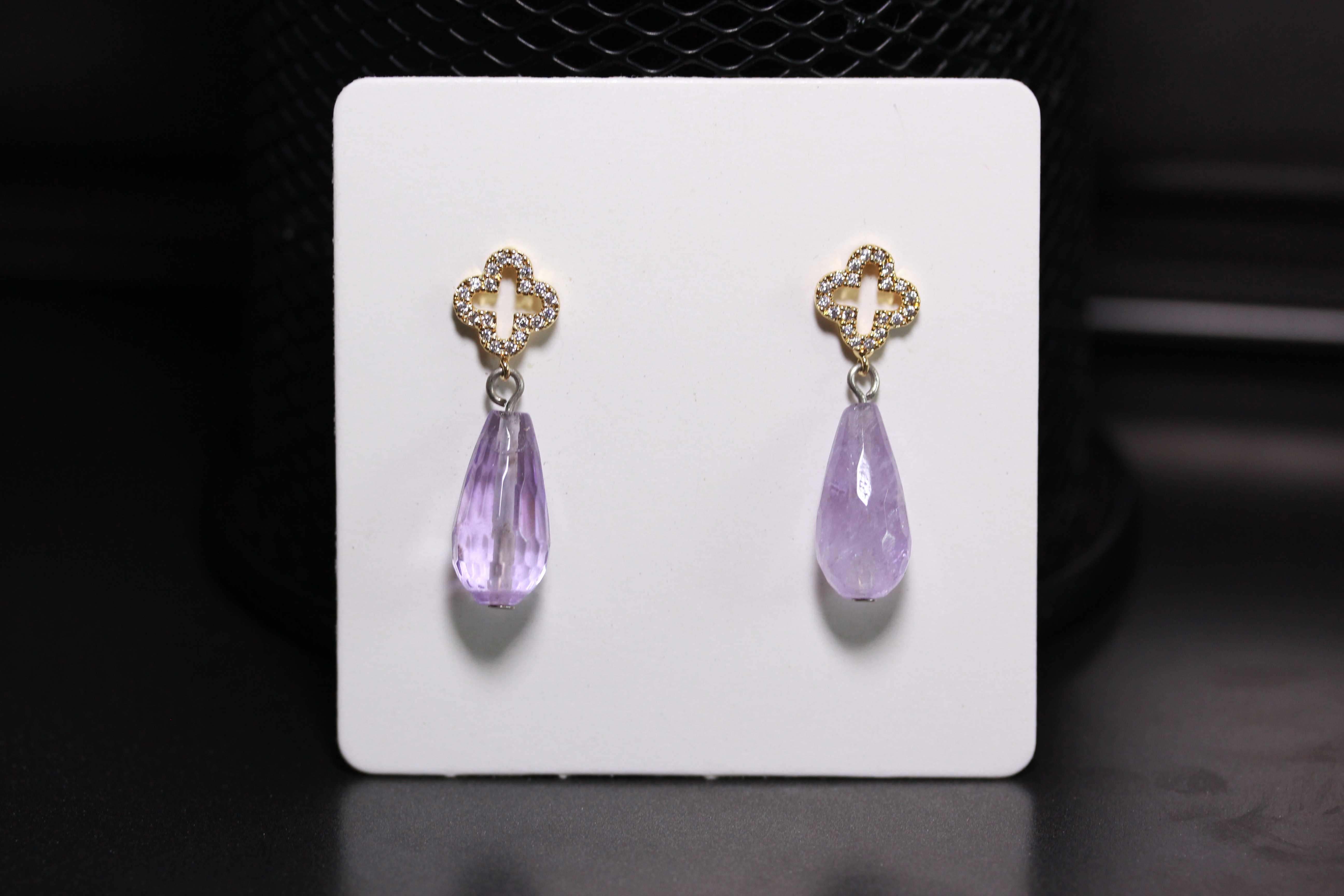 ต่างหูหินแท้ Amethyst Earring (ขจัดพลังงานลบ ดึงดูดโชคลาภ)
