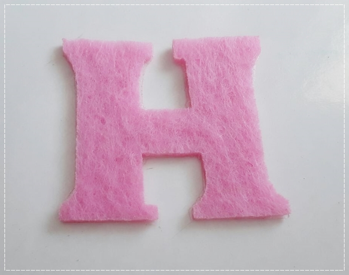 Iron on อักษร H สีชมพู