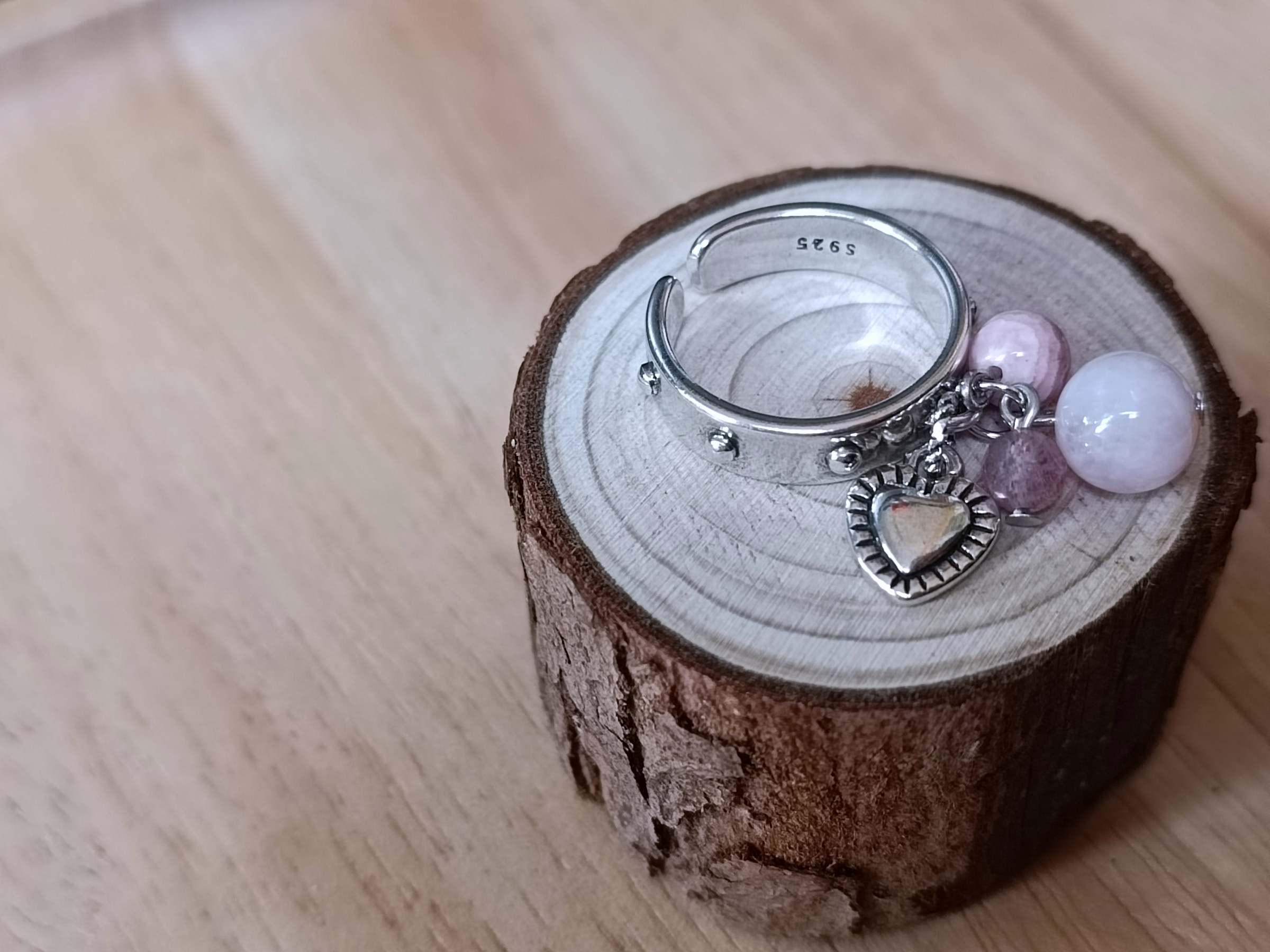 92.5 Sterling Silver "RockMe" Please Ring - แหวนเงินแท้ 92.5 เสริมพลังดึงดูดความรัก (Rose Quartz , Rhodochrosite)