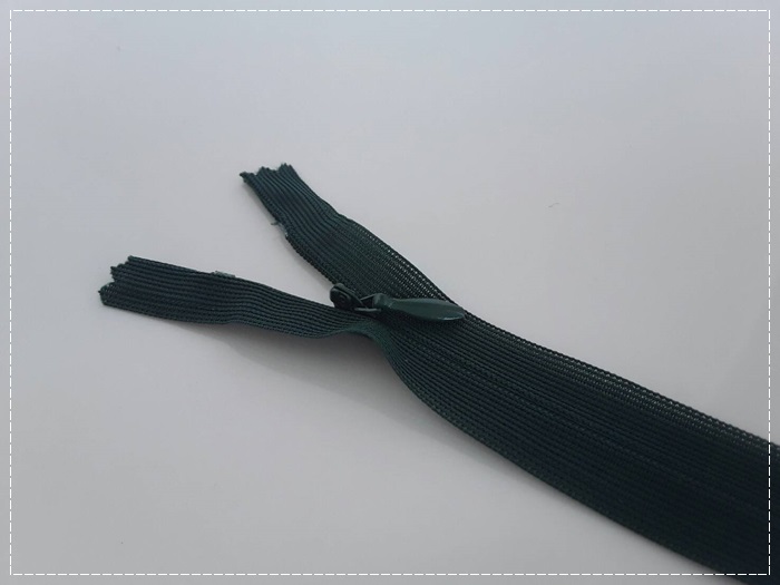 ซิปซ่อน 9 นิ้ว สีเขียวเข้ม