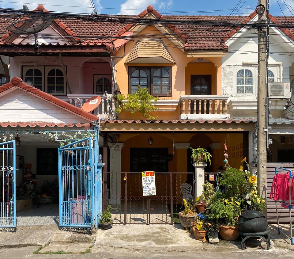 ขายทาวน์เฮ้าส์ 2 ชั้น หมู่บ้านรังสิยา (รหัสทรัพย์ 2019216) ใกล้รถไฟฟ้าสายสีชมพู ซอยสุขาประชาสรรค์2 ต.บางพูด อ.ปากเกร็ด จ.นนทบุรี