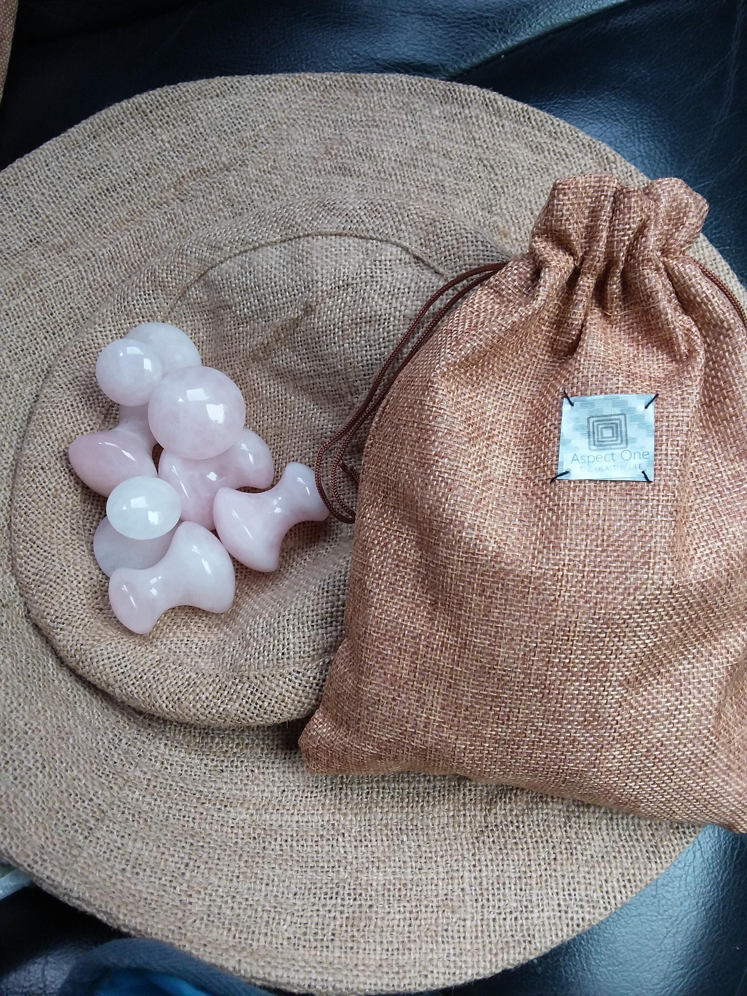 กัวซาเห็ดหยกนวดหน้า ( Jade Mushroom Facial Massages)