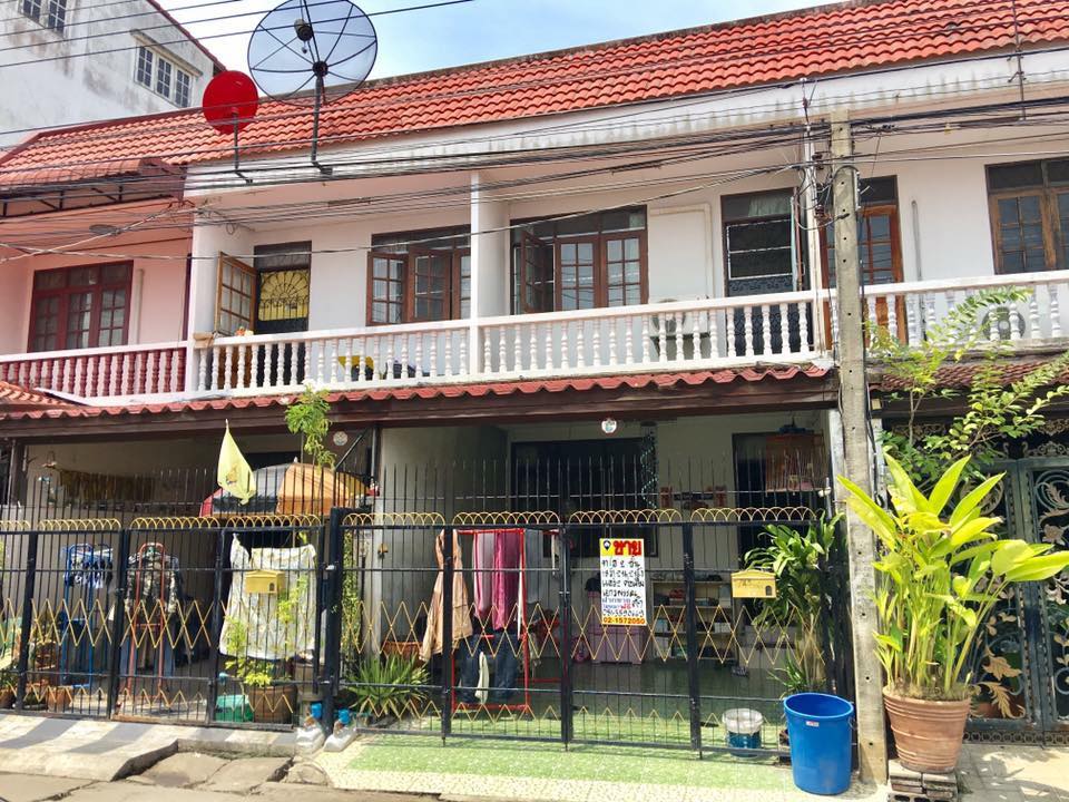 ขายทาวน์เฮ้า 2 ชั้น หมู่บ้านเยาวพรรณ ขนาด 18 ตรว นนทบุรี (ถนนบางกรวย-ไทรน้อย) รหัส T21