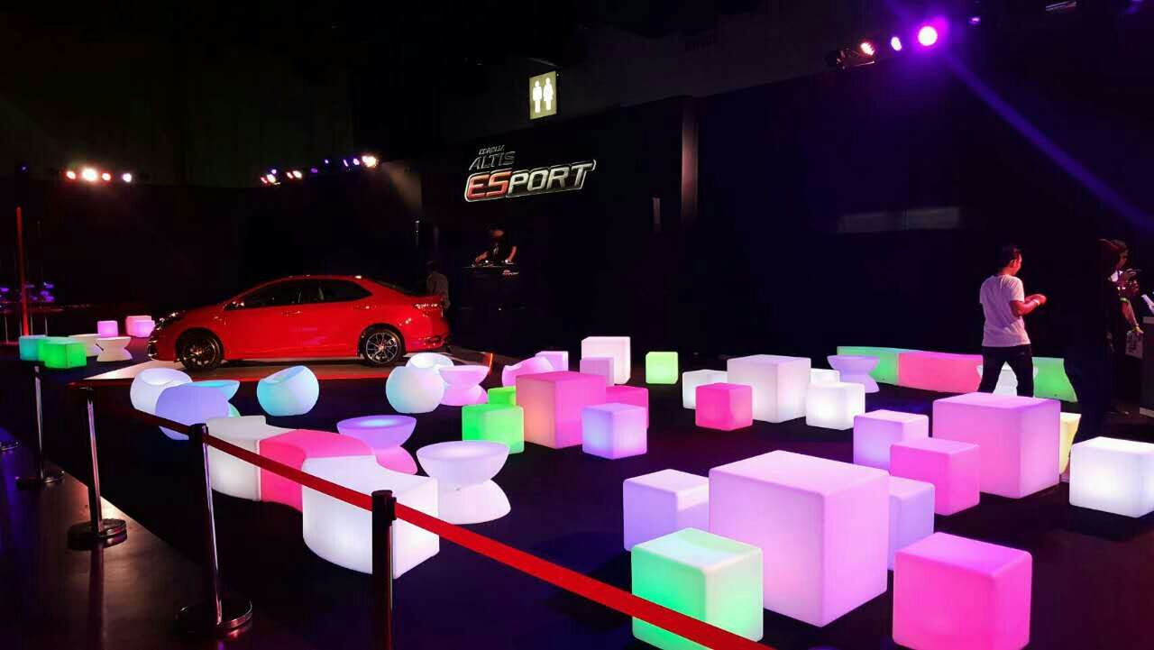 RENT/ให้เช่า: โต๊ะเรืองแสง กล่องไฟ LED รุ่น CUBIC60 (คิวบิก60)