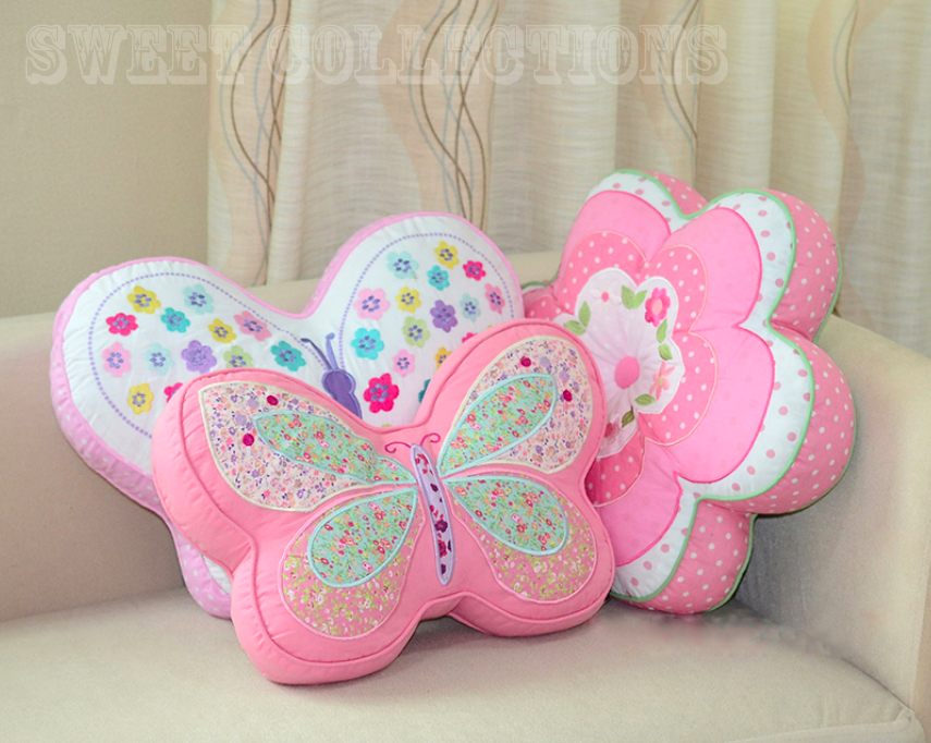 หมอนอิงวินเทจ ทรงดอกไม้สีชมพูแสนหวาน