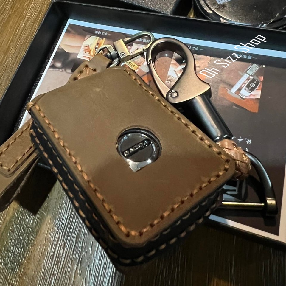 เคสรีโมทรถ Volvo XC 2022 งานหนังม้า พรีเมียมเกรด Premium Grade Hallmo HANDMADE ทรงคลาสสิค (Horse Leather Key Case Key Sets ; Model Volvo C40 XC40 XC60