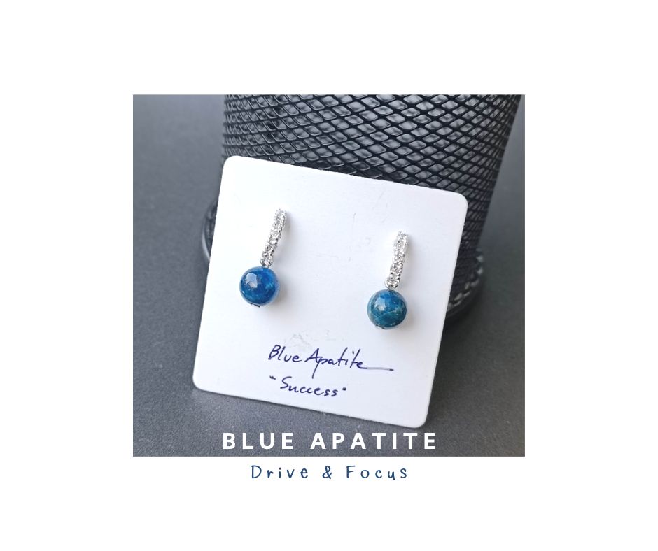 ต่างหูหินแท้ "Dazzling" Blue Apatite Earring (เสริมพลังงานการสื่อสาร)