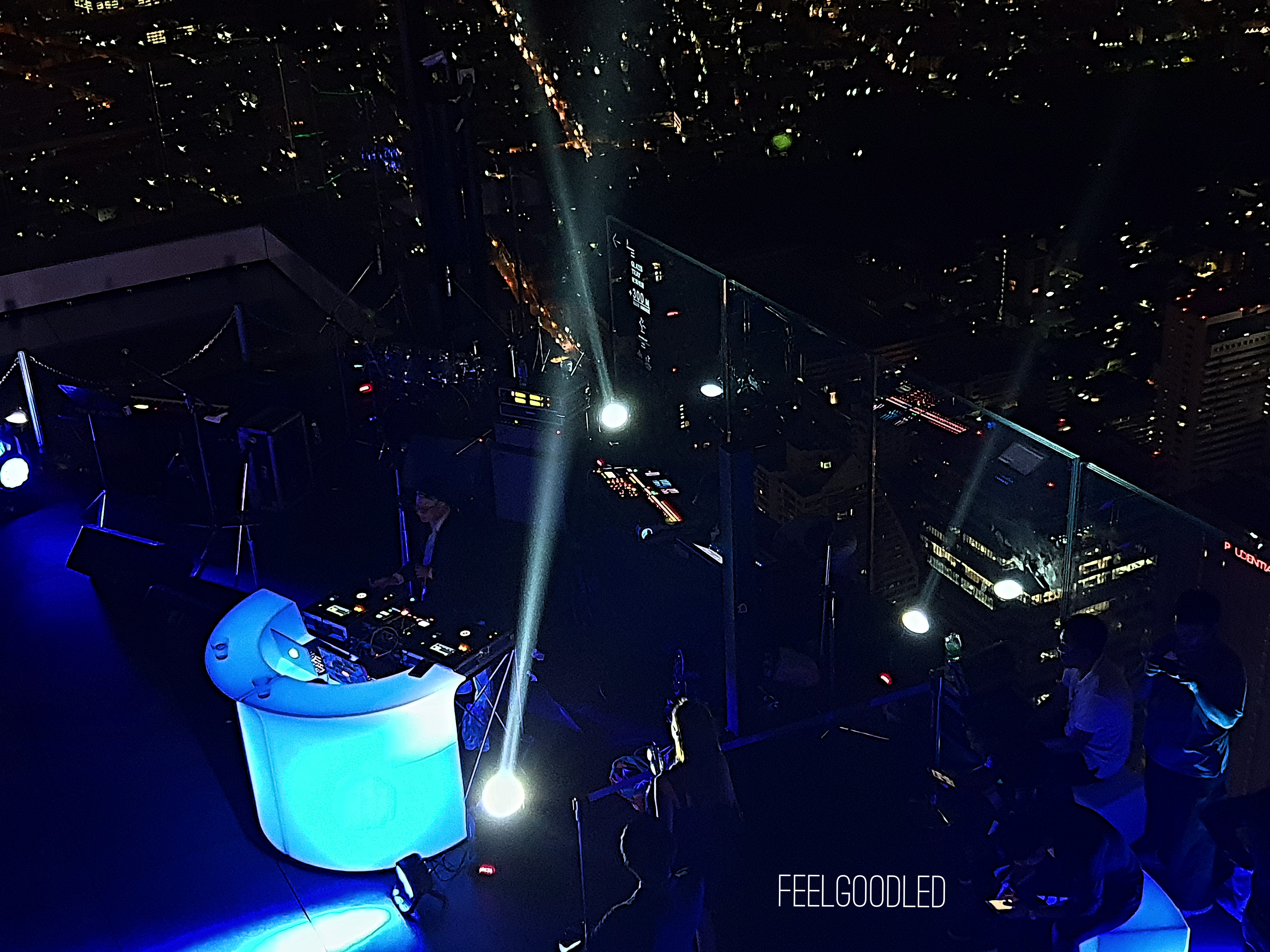 RENT/ให้เช่า: เคาน์เตอร์บาร์ LED เรืองแสง รุ่น WINE(ไวน์)