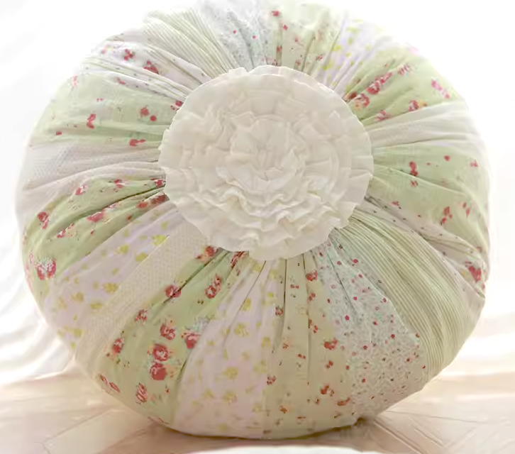 หมอนอิงวินเทจทรงฟักทอง ผ้าคอทตอนแท้ สีเขียวพาสเทล