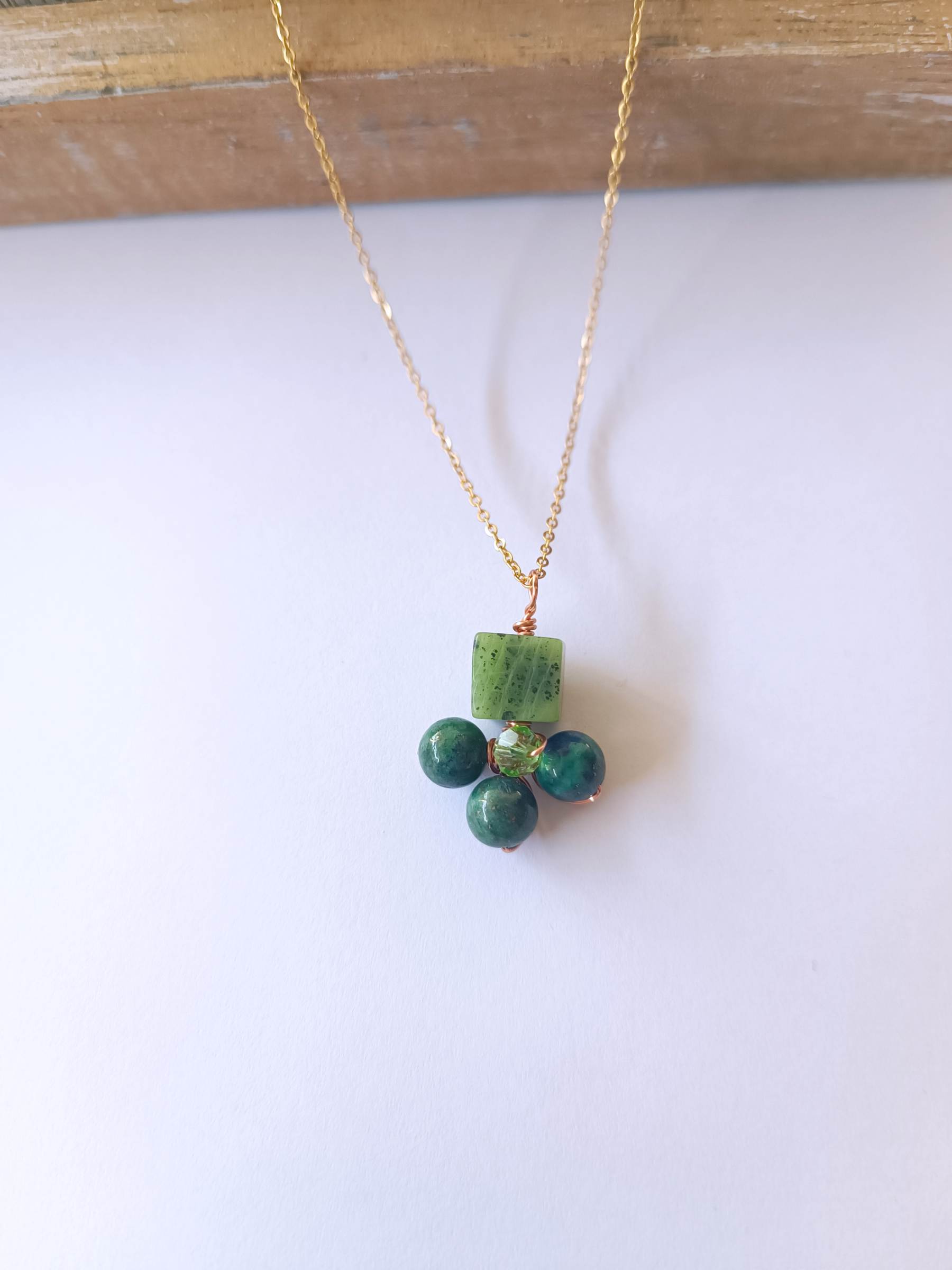 สร้อยคอพร้อมจี้ ประดับหินแท้ "Little Vivian" Jade + Azurite Necklace (เสริมมงคลโชคลาภ เอาชนะอุปสรรค)