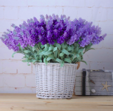 ดอกลาเวนเดอร์สีหวาน งานผ้า สำหรับตกแต่งบ้านให้สดใส น่าอยู่ สีม่วงเข้ม จำนวน 4 ช่อ
