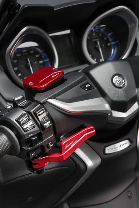 ดึงเบรคมือ LIGHTECH T-MAX 530/560