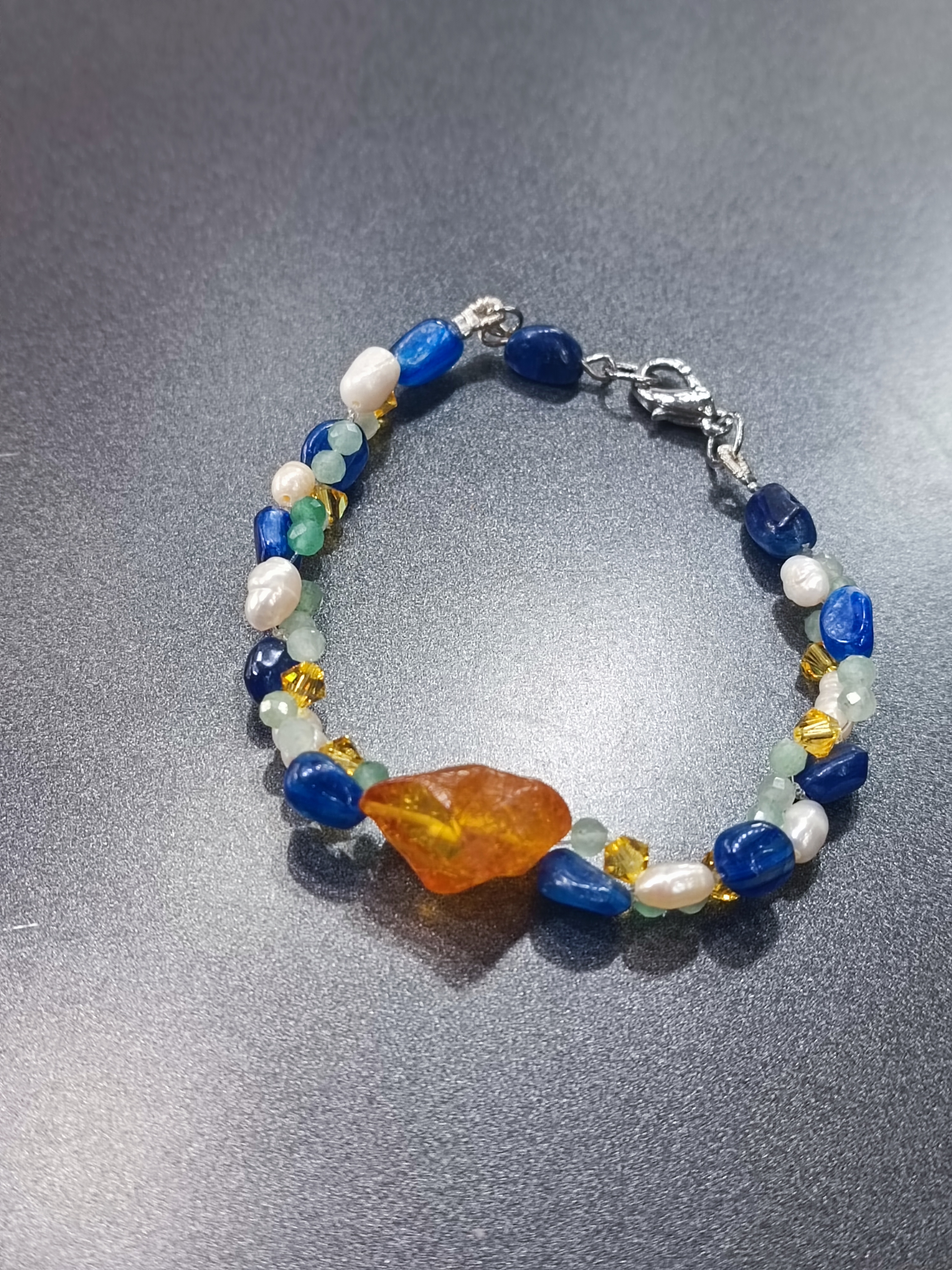 สร้อยข้อมือหินแท้ "Bobbie" Abundance Bracelet (Amber , Kyanite )
