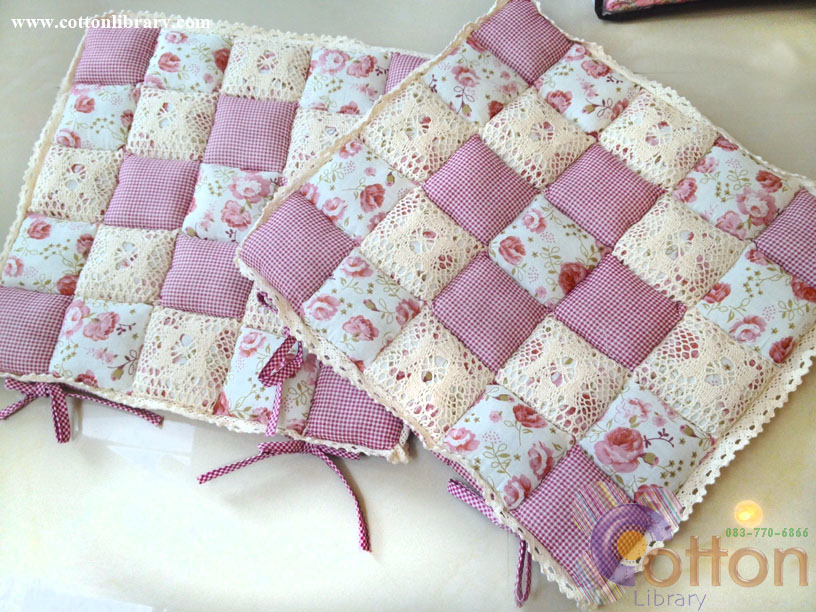 เบาะรองนั่งวินเทจประดับลูกไม้ 40 cm. กุหลาบม่วง