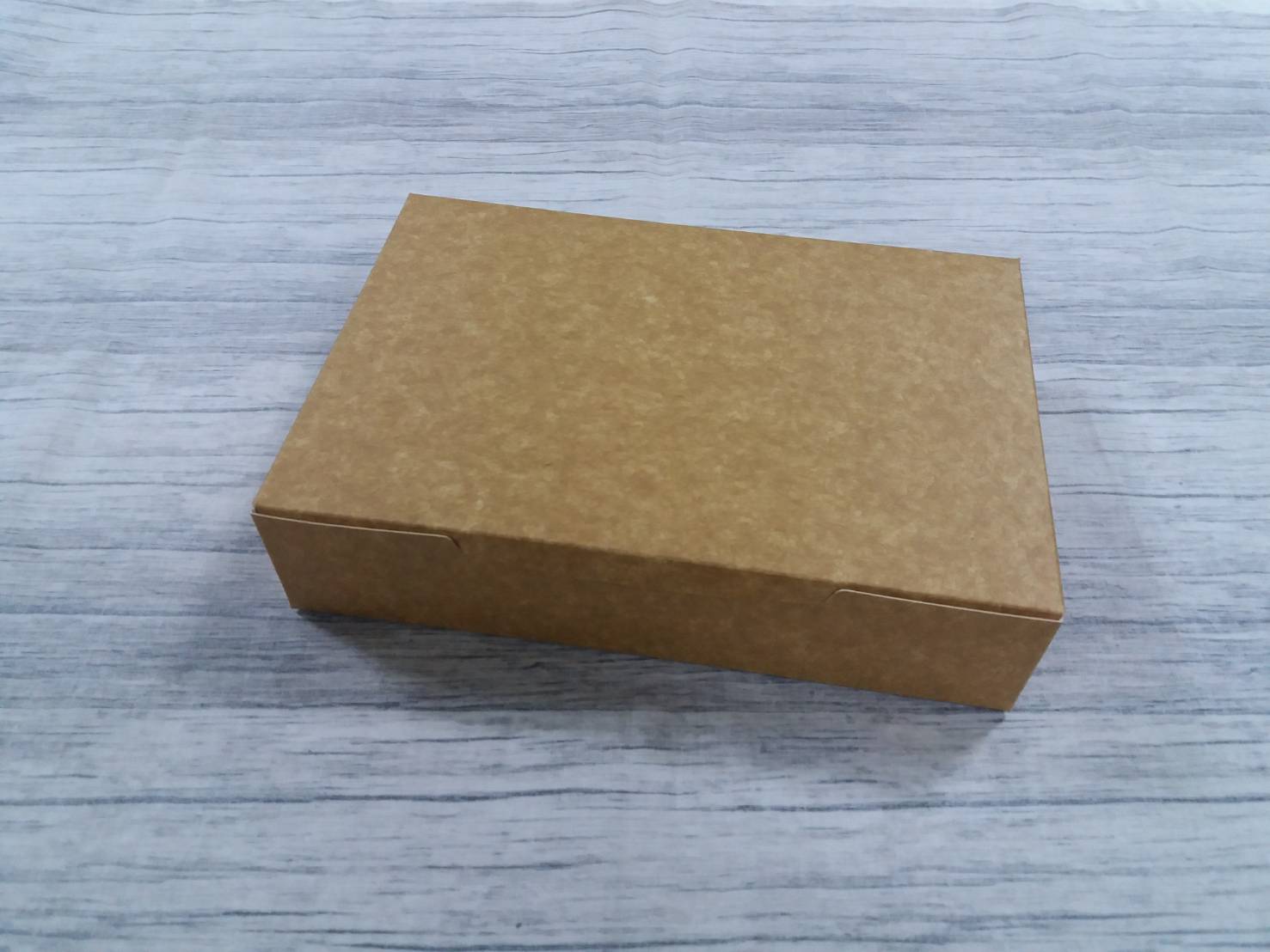 กล่องบราวนี่ กล่องชิฟฟ่อนกล่องขนม กล่องขนม กล่องเค้ก (ฝาทึบ) ขนาด 15x22x5 ซม.สีคราฟท์น้ำตาลอ่อน(CKB) ราคา 175 บาทต่อแพ็ค (20ใบ)