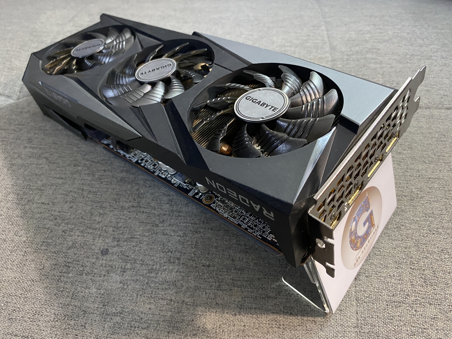 AMD RADEON RX 6600 XT 8GB GIGABYTE GAMING OC PRO