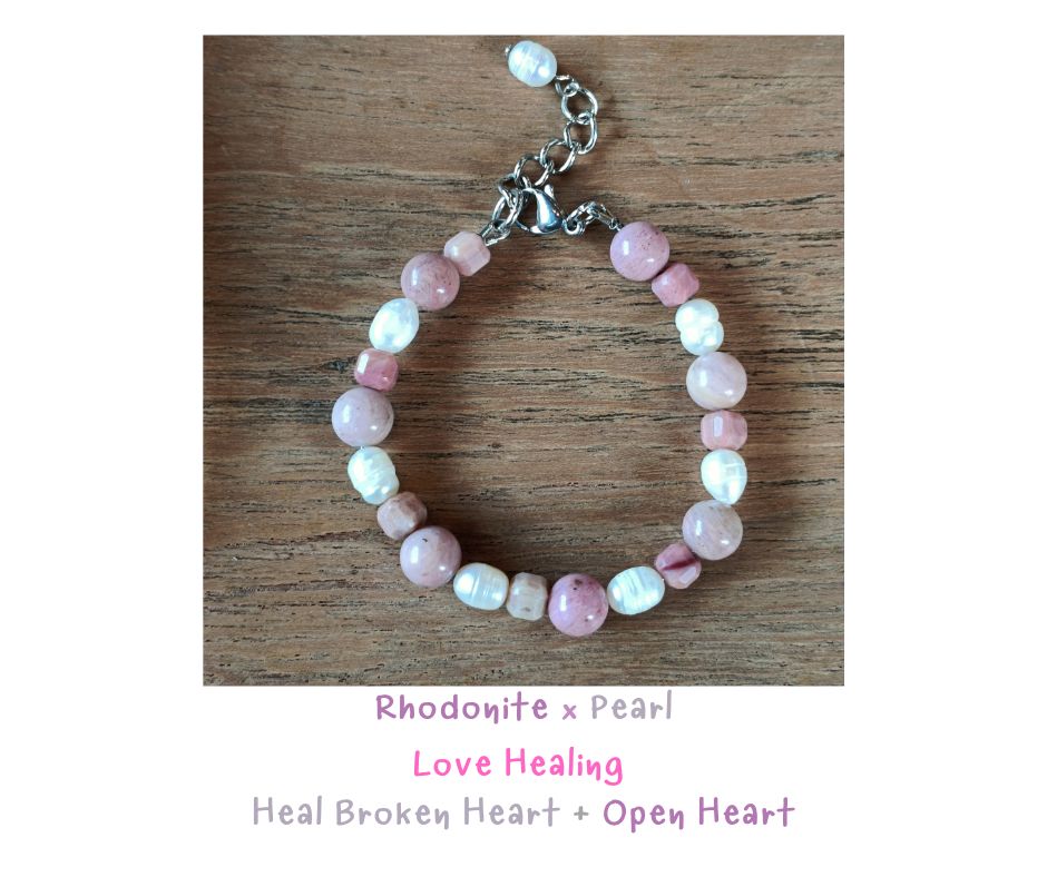 สร้อยข้อมือหินแท้ "POSH" Rhodonite x Pearl Bracelet (เสริมความรัก การเยียวยา ก้าวต่อไปกับรักครั้งใหม่)