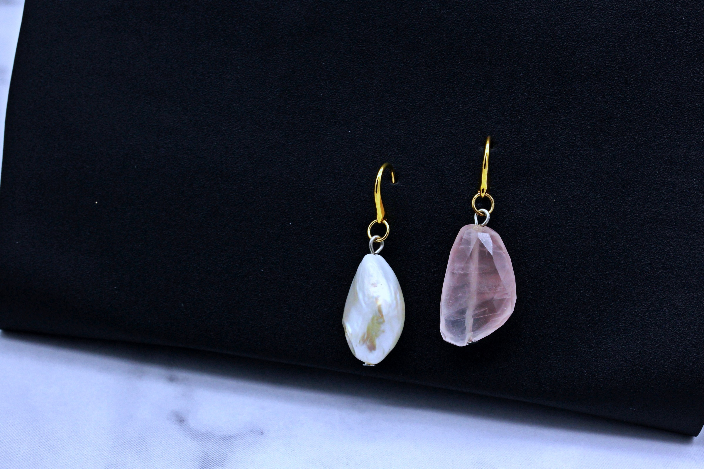 ต่างหูหินแท้ โรส ควอตซ์ Rose Quartz Natural Earrings (For Love and Relationship)