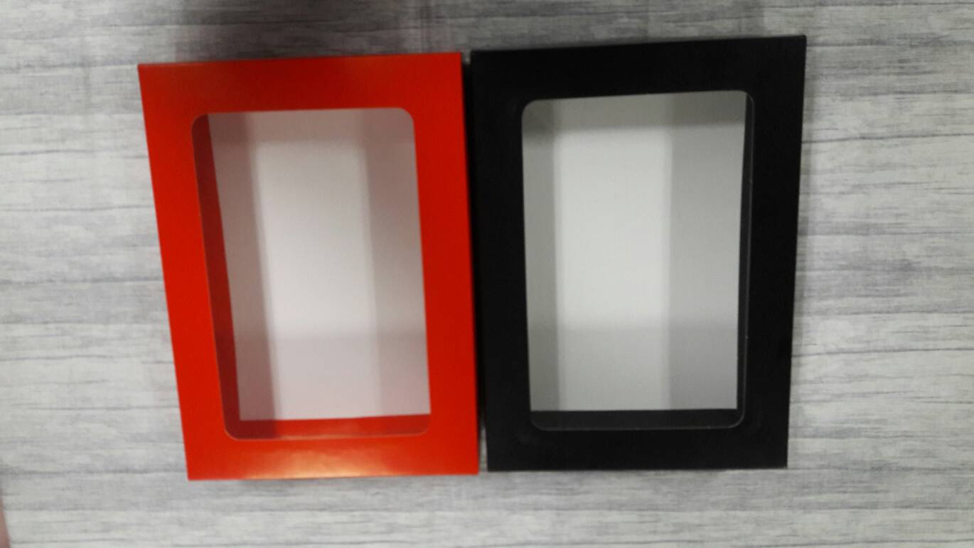 กล่องของขวัญ กล่องฝาครอบ กล่องของที่ระลึก กล่องอเนกประสงค์ กล่องของใช้ กล่องพวงมาลัย กล่องใส่ผ้าไหม ขนาด 19.6x27.2x5 ซม.สีดำ ราคา 530 บาท/20 ใบ