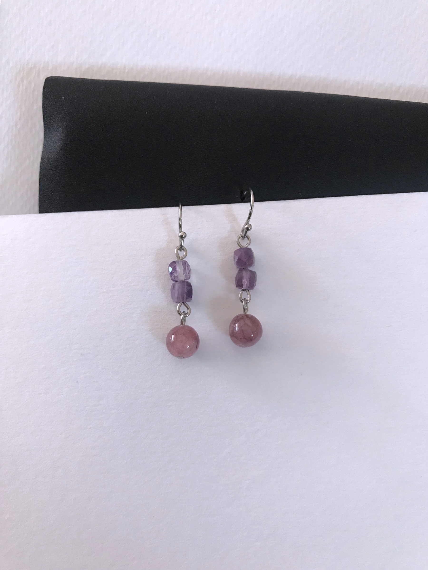 ต่างหูหินแท้ "Flow" Lepidolite Earring (Emotional Balance) ก้านเงินแท้ 92.5