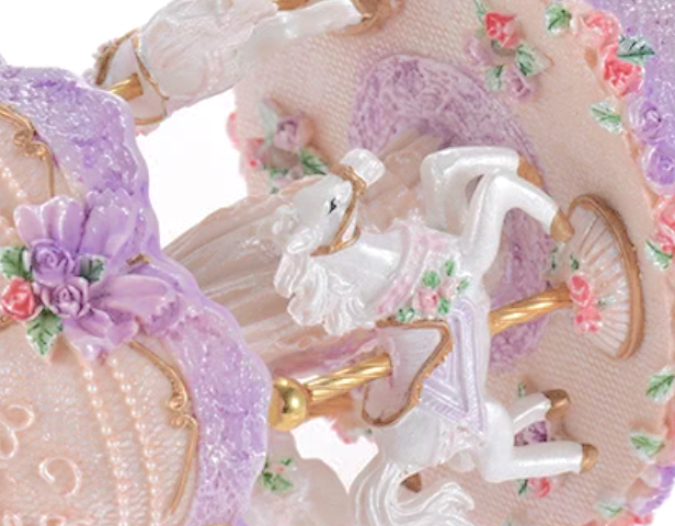 ม้าหมุนกล่องดนตรีวินเทจ สีชมพูม่วง