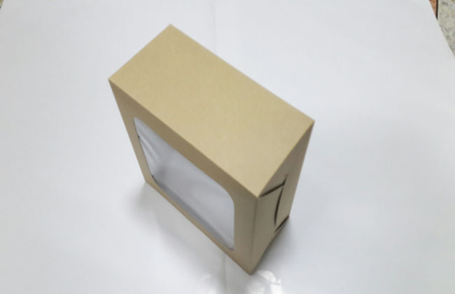 กล่องเค้ก กล่องเค้ก 1 ปอนด์ กล่องขนม กล่องเบเกอรี่ กล่องคัพเค้ก สีคราฟท์ขาวหลังน้ำตาล ขนาด 20.5x20.5x10ซม. ราคา 330 บาทต่อแพ็ค (20ใบ)