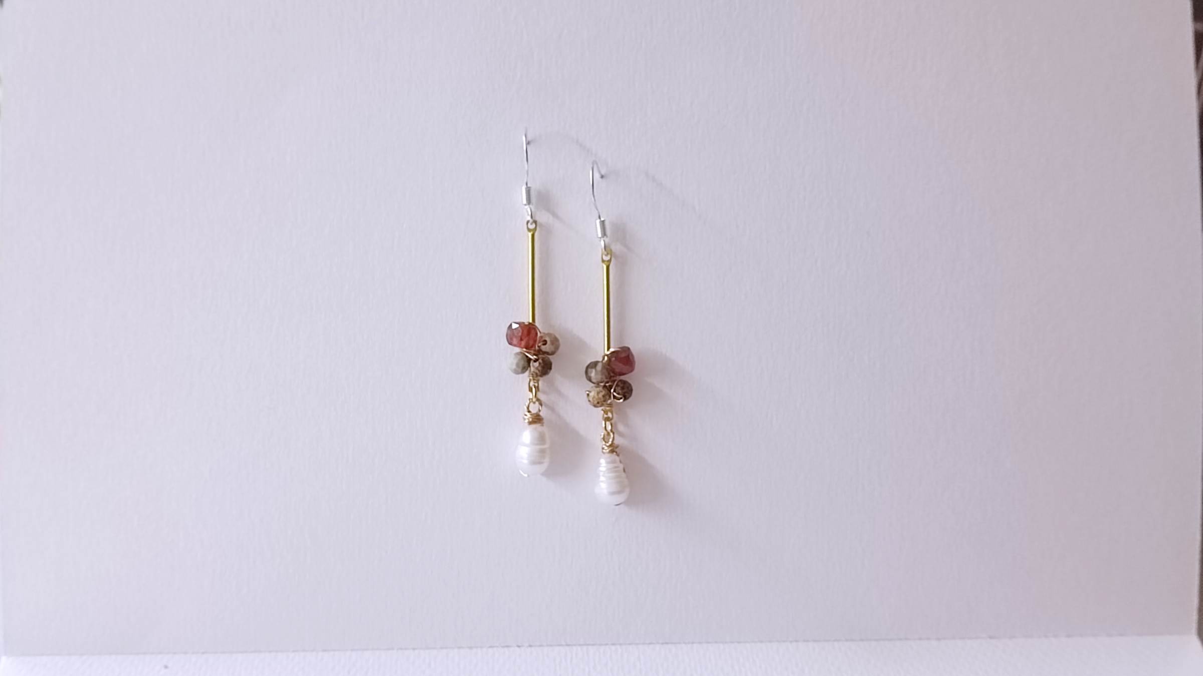ต่างหูหินแท้ "Little Vivian" Self-Confident Earring (Picture Jasper , Spessartine Garnet)