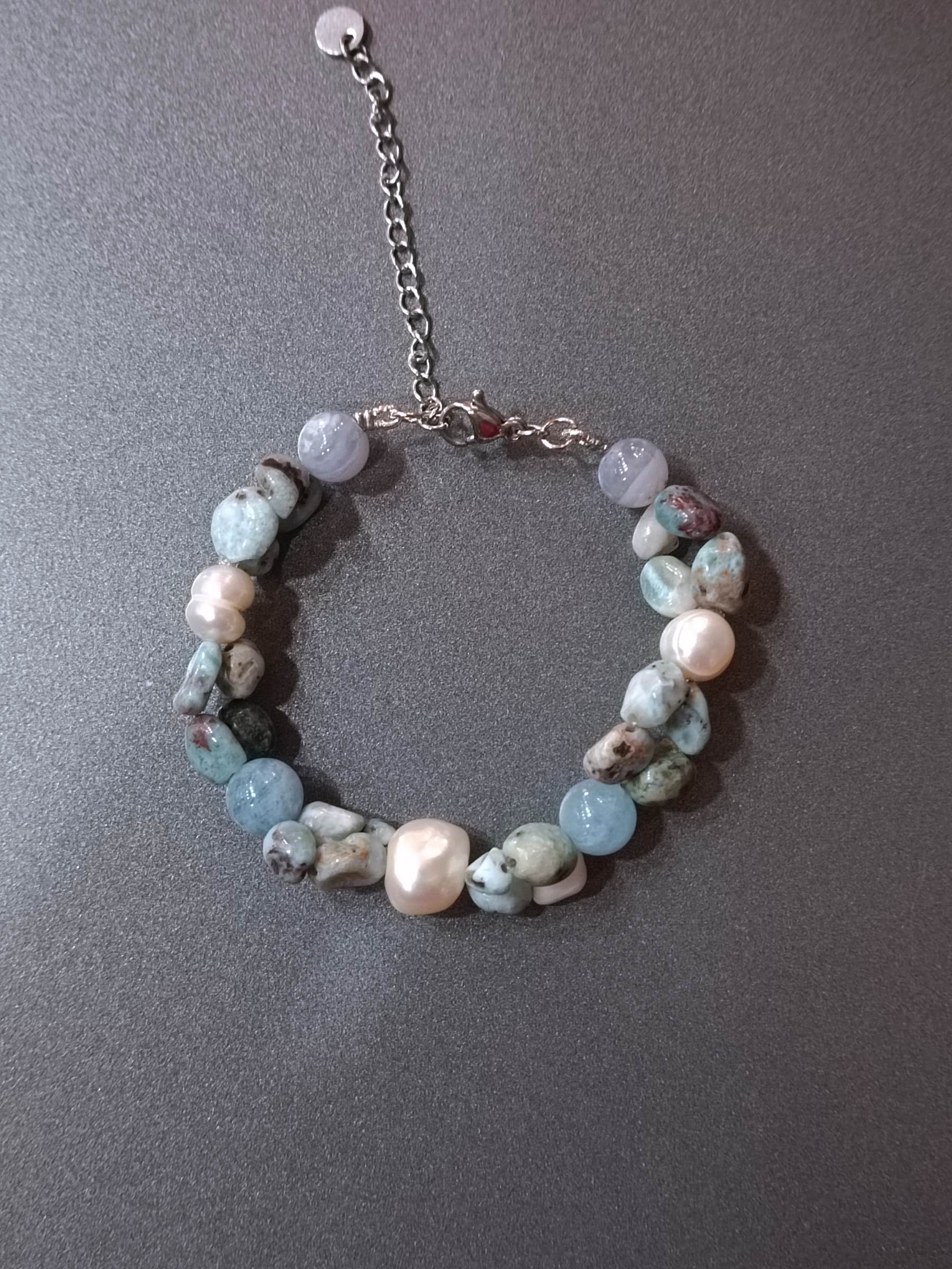 "Bobbie " สร้อยข้อมือหินแท้ Larimar + Aquamarine Bracelet (Clear Communication)