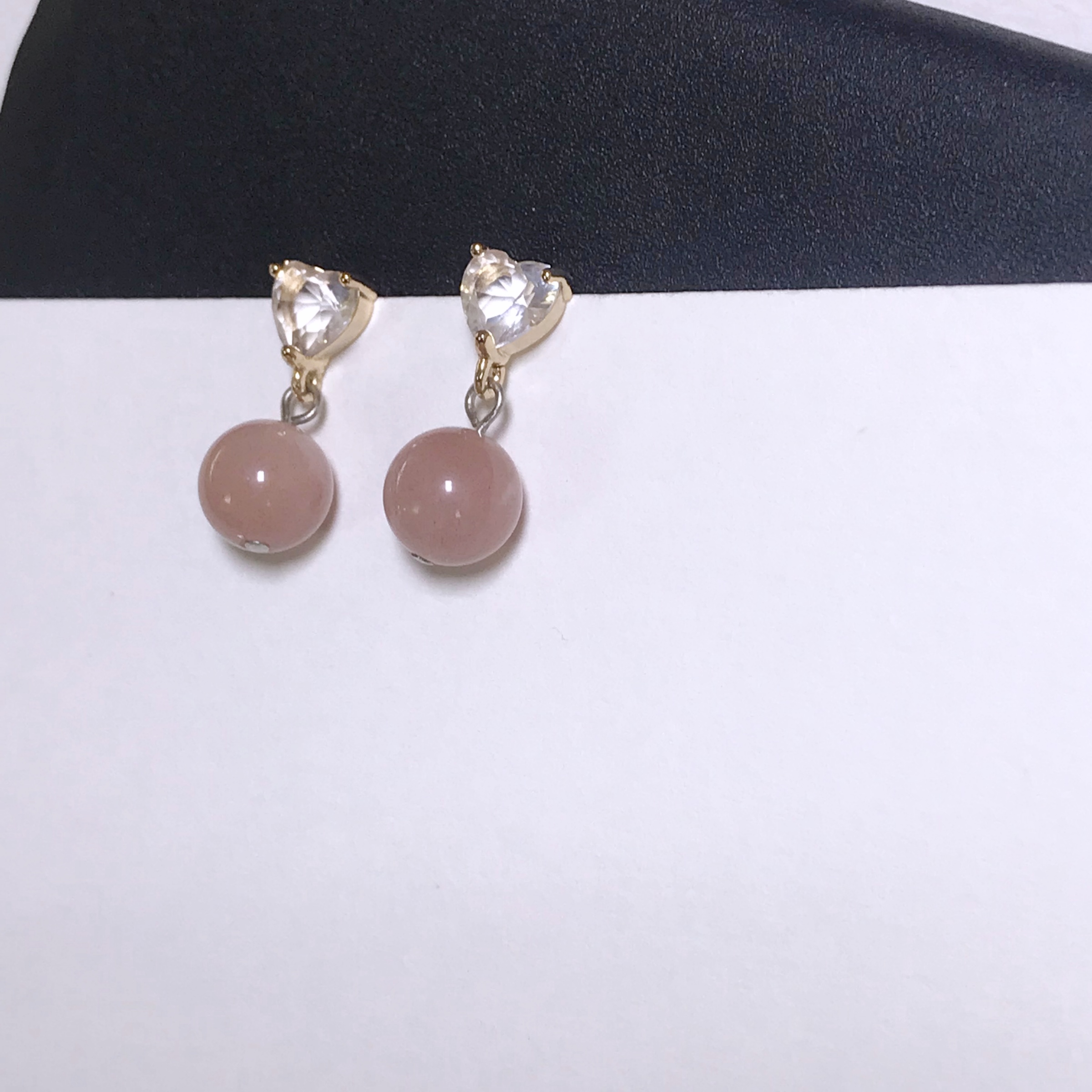 ต่างหูหินแท้ "14K" Peach Moonstone Earring (การเริ่มต้นใหม่ ความคิดสร้างสรรค์)