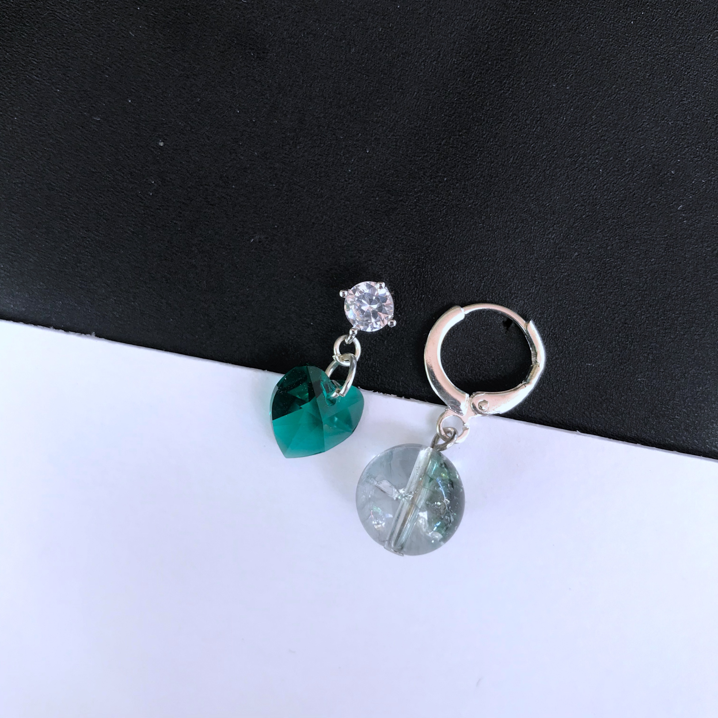 ต่างหูหินแท้ "Sassy" Green Phantom Quartz Earring (เพื่อความเจริญงอกงาม)