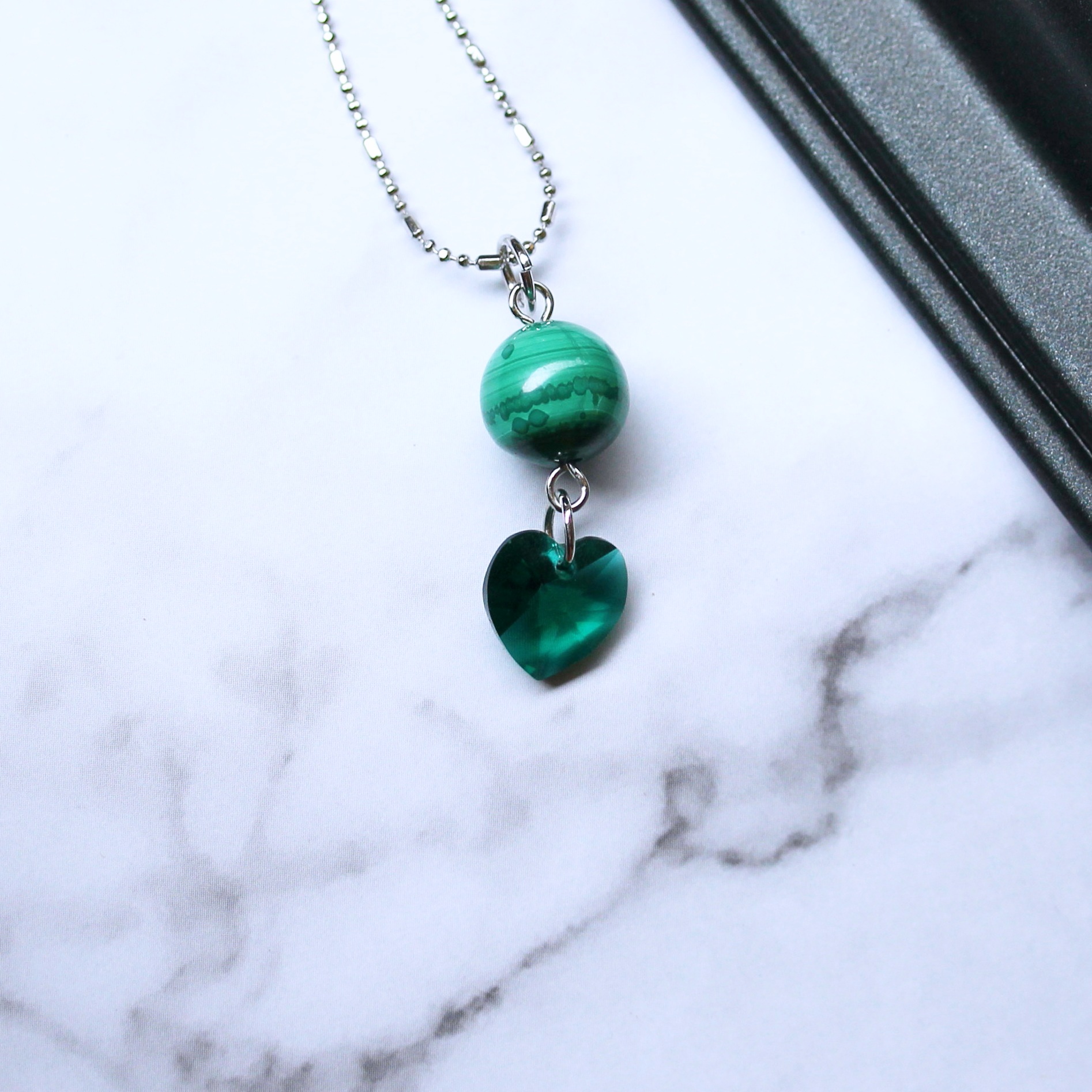 สร้อยจี้หินแท้ "The Heart" Malachite (พลังปกป้อง ดึดดูดโชคลาภ)