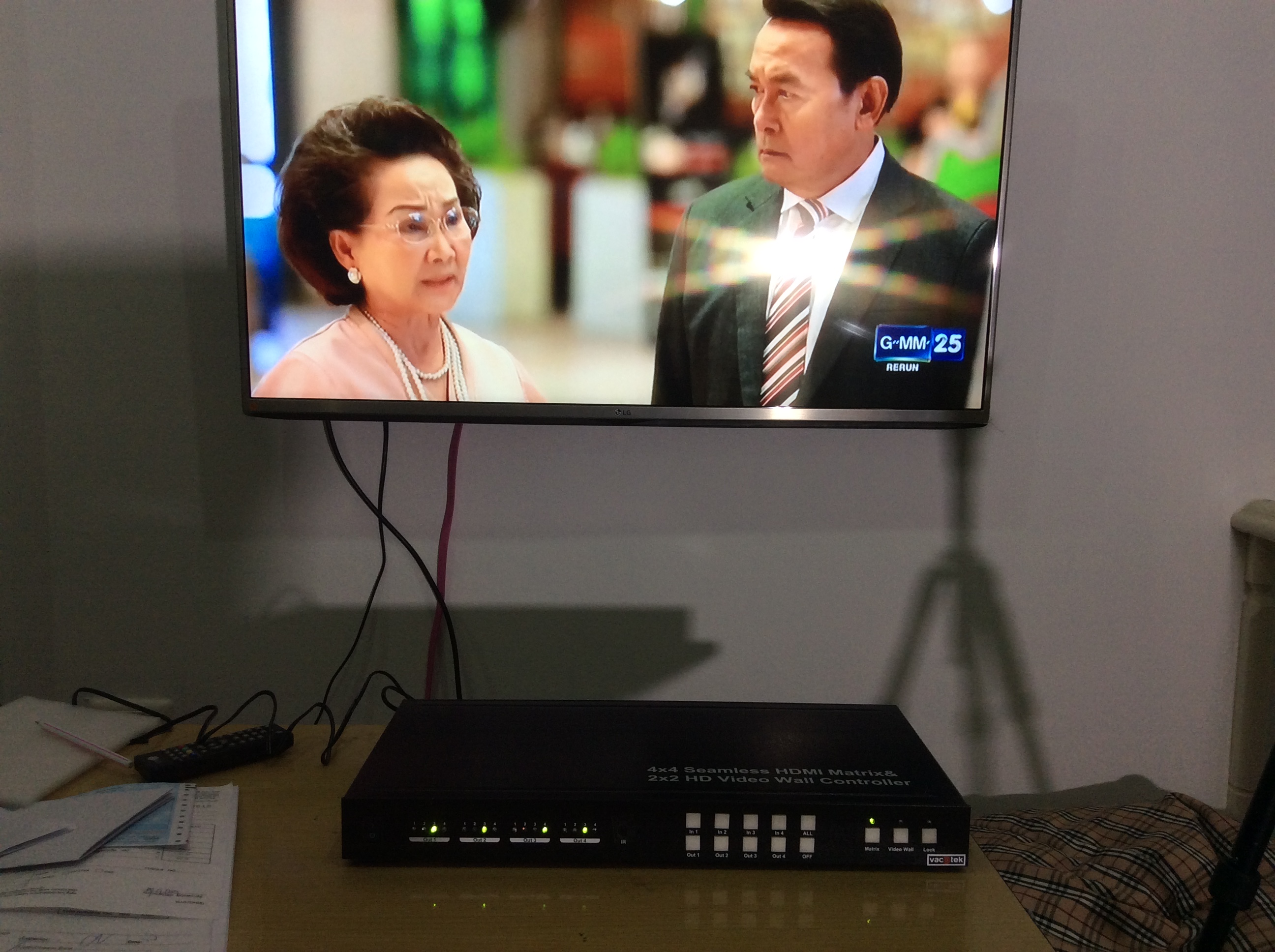 Video wall controller and seamless switch hdmi Matrix 4x4