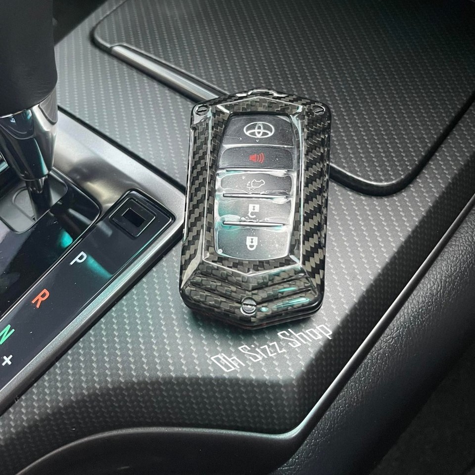 เคสรีโมทรถToyota Fortuner GR Sport คาร์บอนไฟเบอร์แท้ T-Carbon Diamond Style แถมแผ่นกันรอยปุ่มใส TPU (Top Product Premium Grade ; Carbon Fiber Key Case) Key Sets ; Toyota Key Sets Model Fortuner Legender