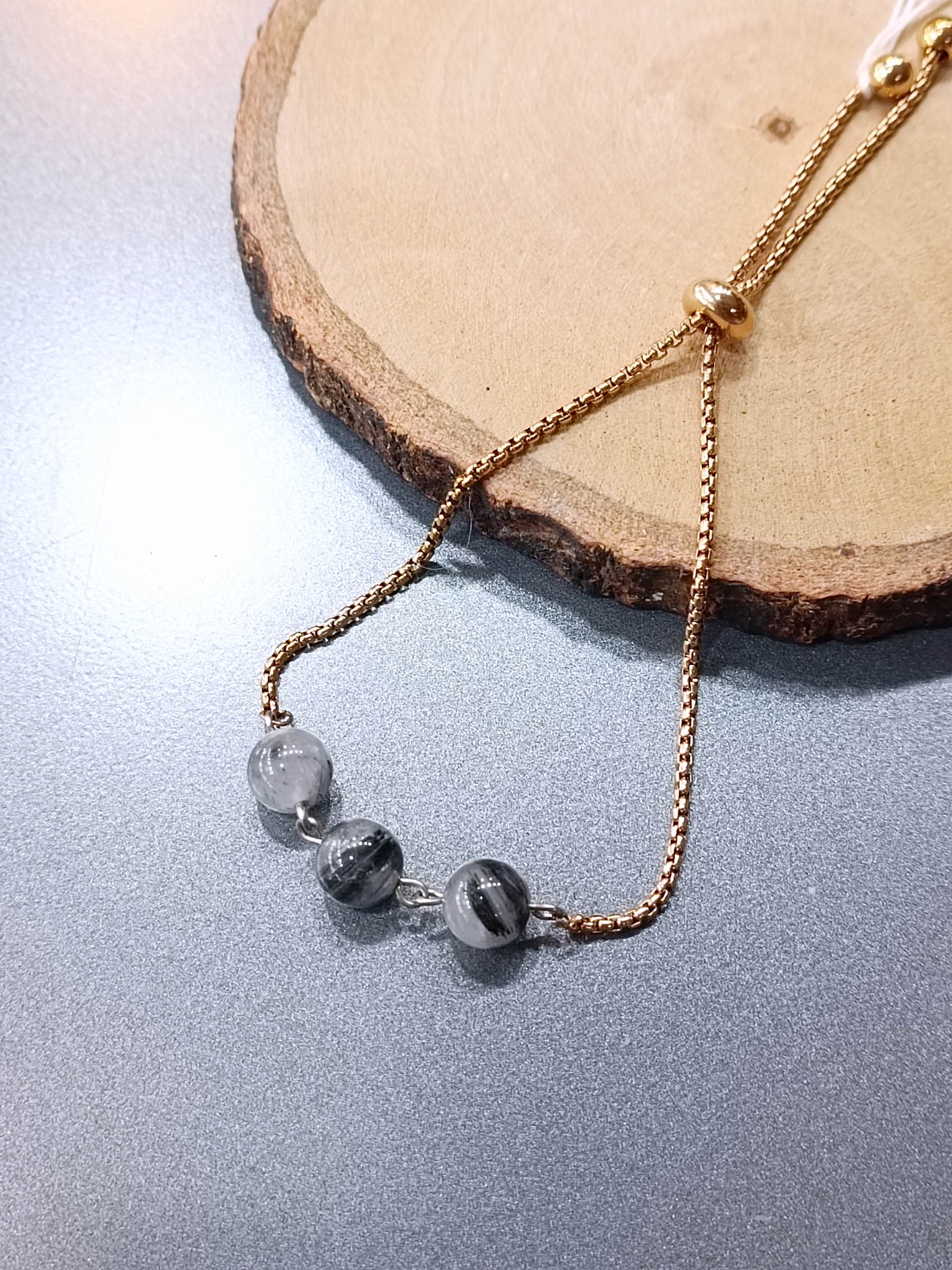 สร้อยข้อมือหินแท้ "Muse" Protection Bracelet (แก้วขนเหล็ก)