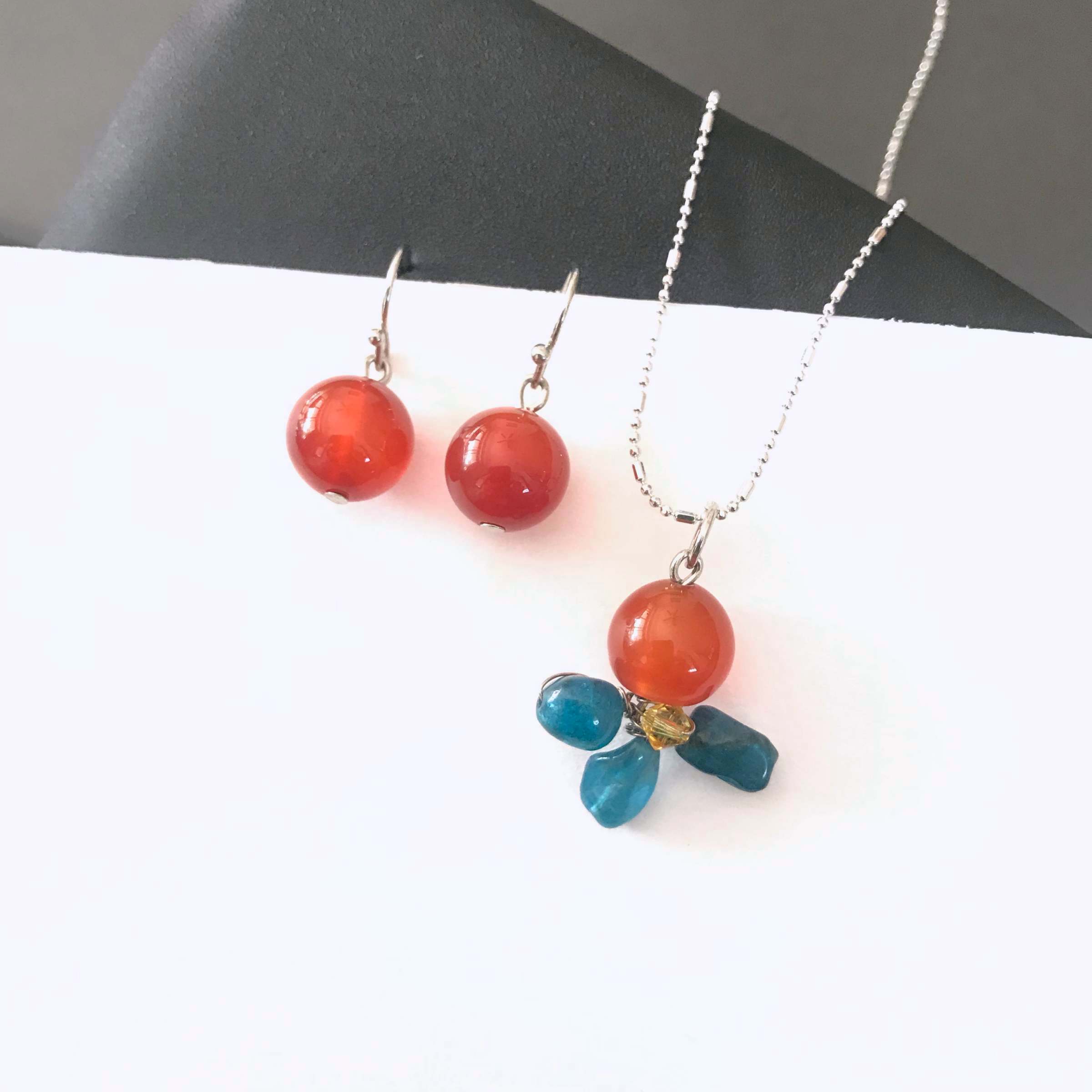 ชุดสร้อยจี้พร้อมต่างหู Carnelian Jewelry Set (เสริมพลังความคิดสร้างสรรค์)