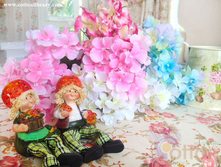 ตุ๊กตาวินเทจ ลายน้องสตอเบอรี่ห้อยขา