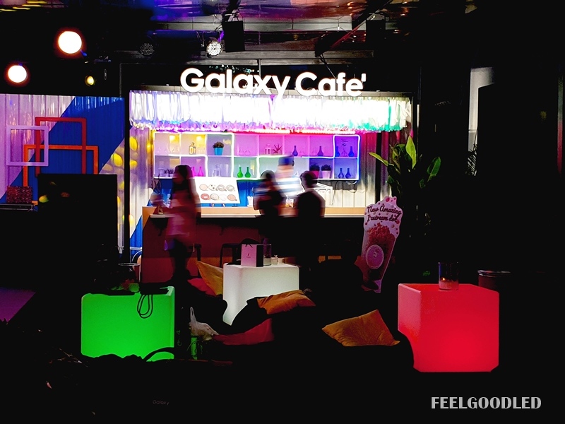 RENT/ให้เช่า: โต๊ะเรืองแสง กล่องไฟ LED รุ่น CUBIC60 (คิวบิก60)