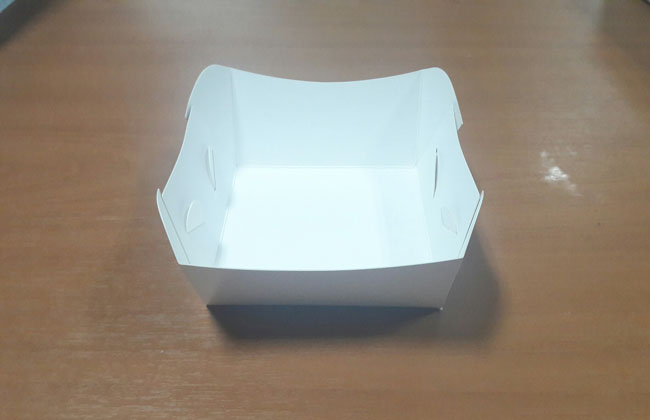 ถาดใส่ขนม ถาดขนมปัง ถาดชิม ถาดอาหารสีขาว ขนาด 9.2 x 10.3 x 4.2 ซม. ราคาแพ็คละ 120 บาท (100ใบ)