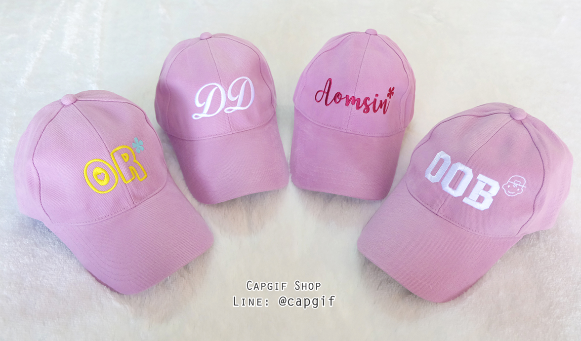 หมวกแก๊ปผ้าคอตตอนสีม่วงปักชื่อ