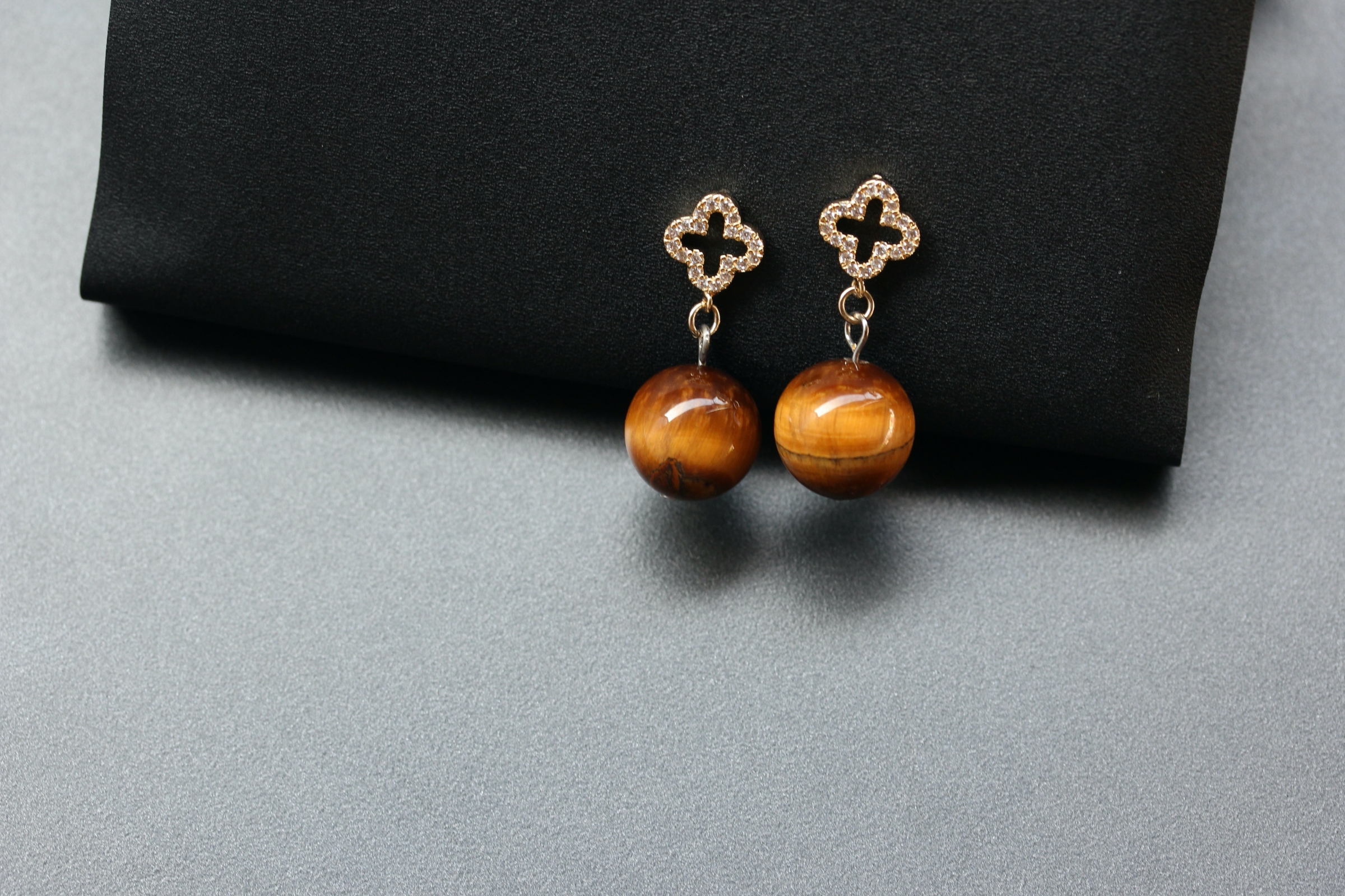 ต่างหูหินแท้ หินตาเสือ Tiger Eye Earring (ดึดดูดโชคลาภ)