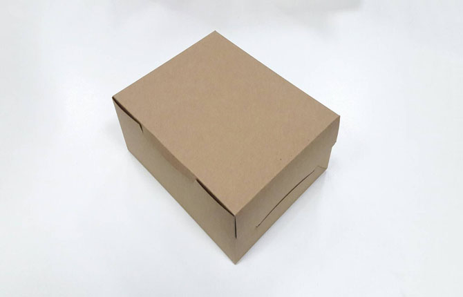 กล่องขนม กล่องเค้ก กล่องคัพเค้ก กล่องบราวนี่ กล่องชิฟฟ่อน กล่องไม่มีหน้าต่าง (ฝาทึบ) ขนาด 16.0x20.0x8.2 ซม.สีคราฟท์น้ำตาลเข้ม ราคา 215 บาทต่อแพ็ค (20ใบ)