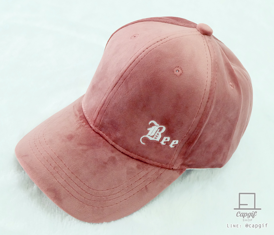 หมวกแ๊ปกำมะหยี่สีชมพูปักชื่อ