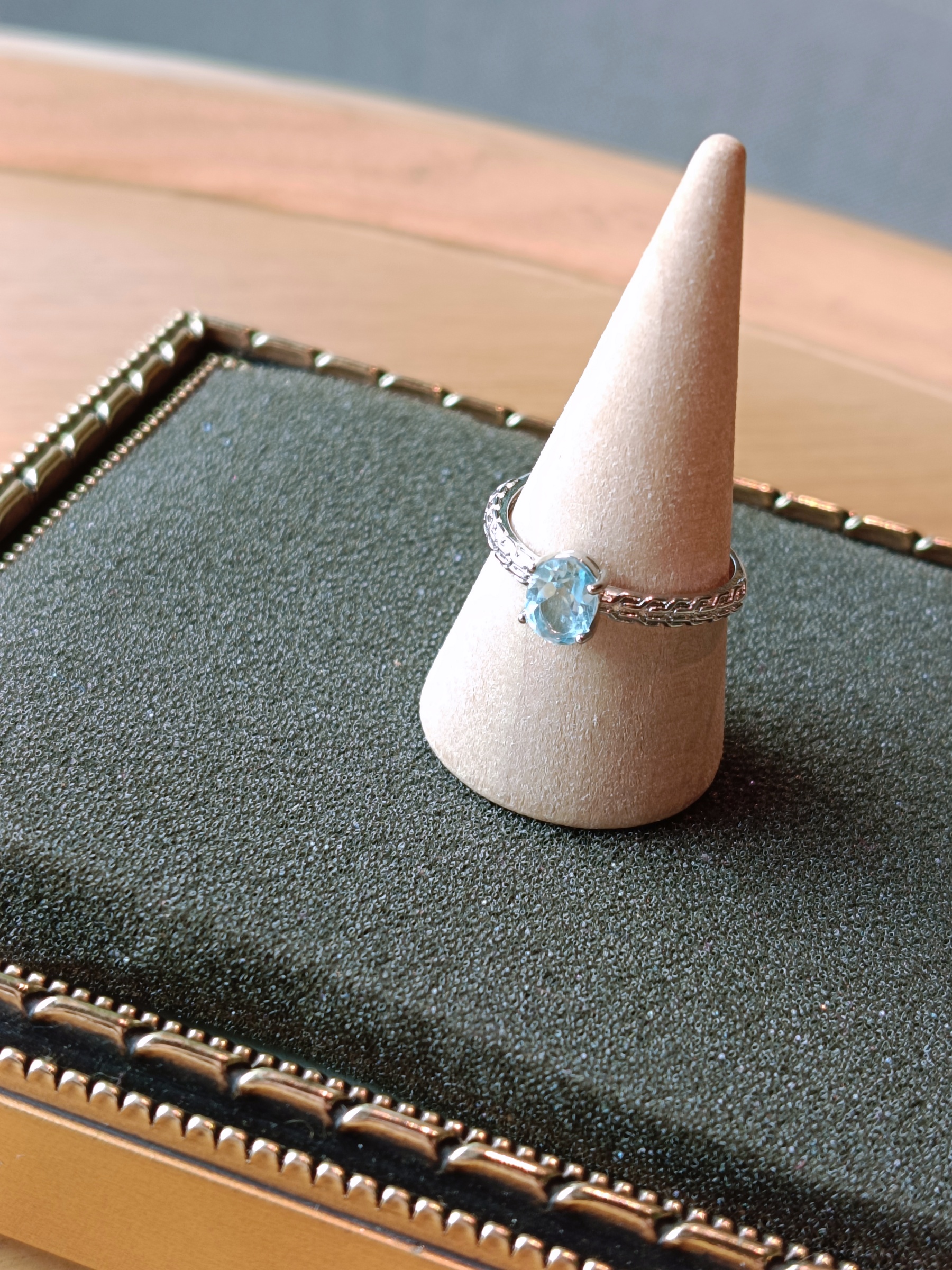 Natural "Blue Topaz" Ring แหวนหินแท้ Blue Topaz (Honesty , Loyalty , Boost Communication)