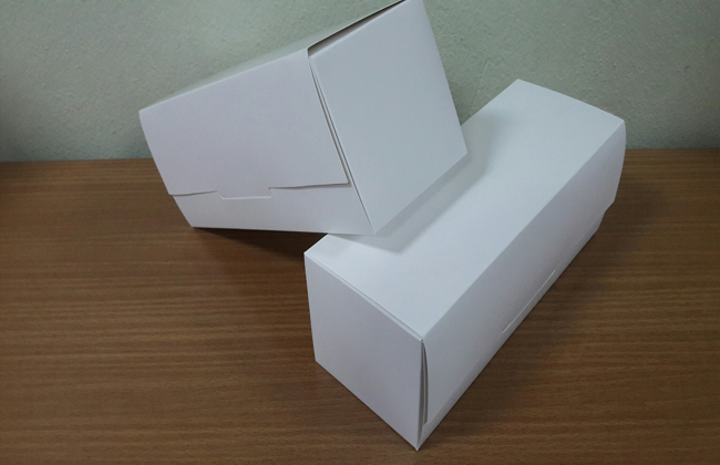 กล่องเค้กโรล กล่องคัพเค้ก 3 ชิ้น กล่องเค้ก 3-4 ชิ้น กล่องขนม สีขาว ขนาด 9 x 24 x 9 ซม.ราคา 215 บาทต่อแพ็ค (20 ใบ)