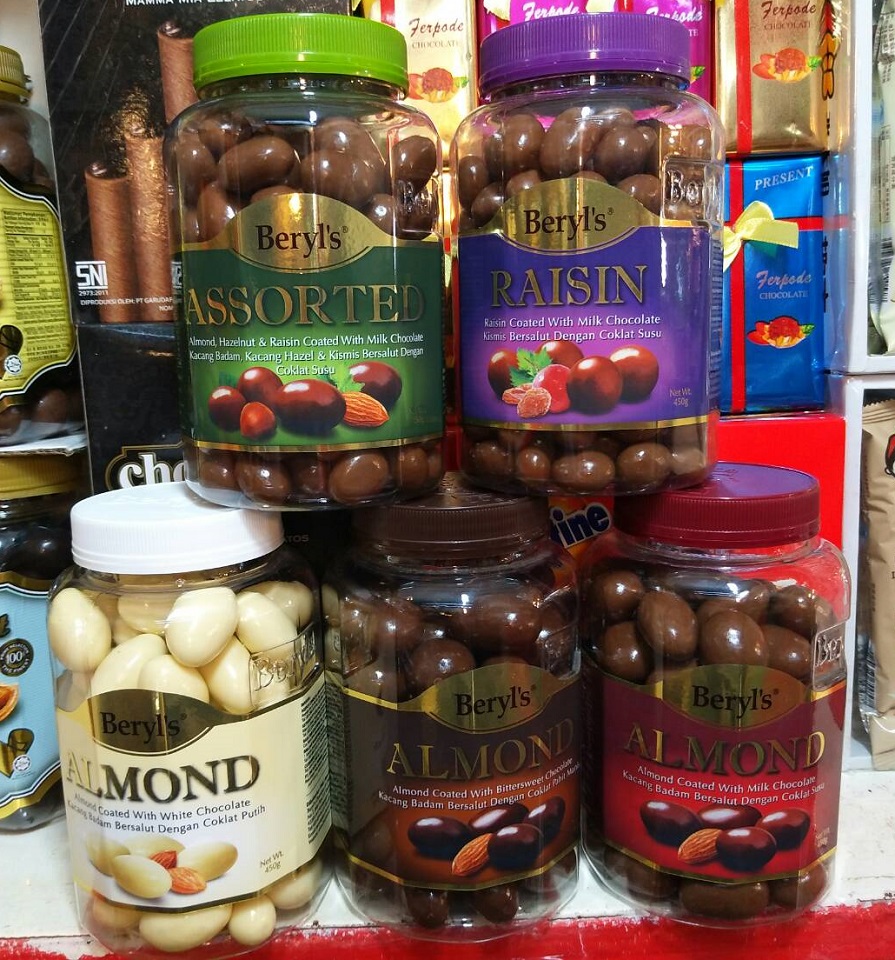 เบริล ดาร์คช็อคโกแลตไส้อัลมอนด์ (Beryl’s Almond Bittersweet Chocolate )